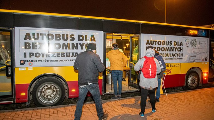 - Autobus dla bezdomnych i potrzebujących